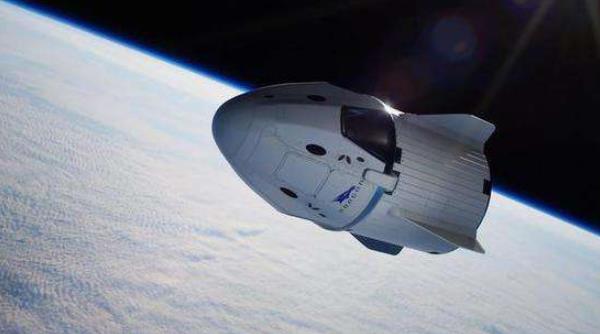 American manned "dragon" the spacecraft to complete the static ignition test